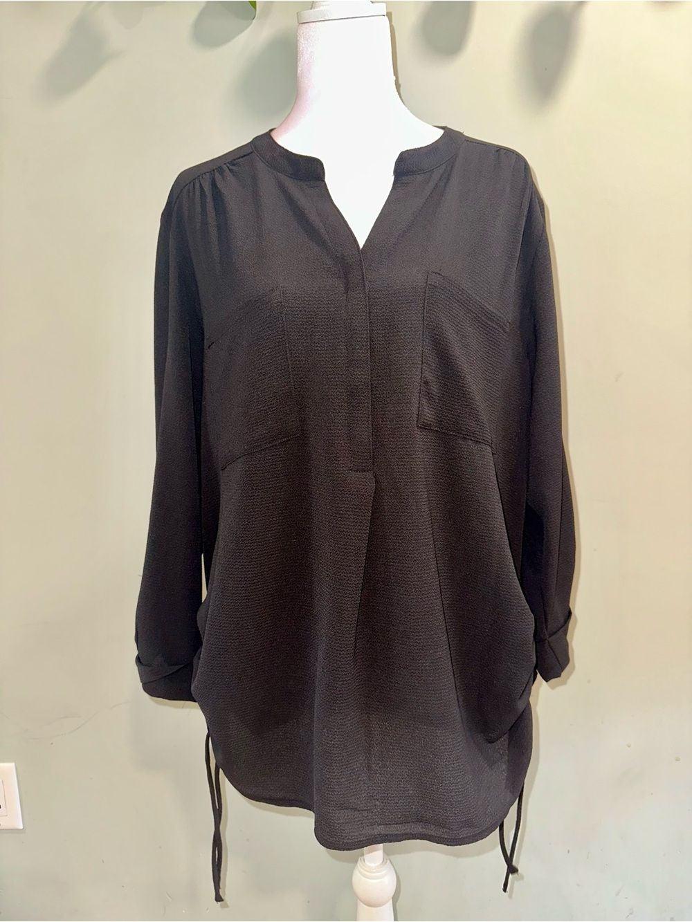 Roz & Ali Black Blouse with Front Pockets